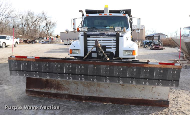 image for item EC9342 1991 International 4900 dump truck