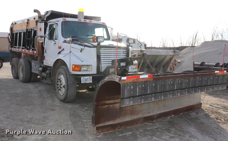 image for item EC9342 1991 International 4900 dump truck