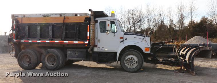 image for item EC9342 1991 International 4900 dump truck