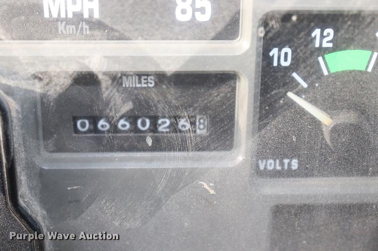 image for item EC9342 1991 International 4900 dump truck