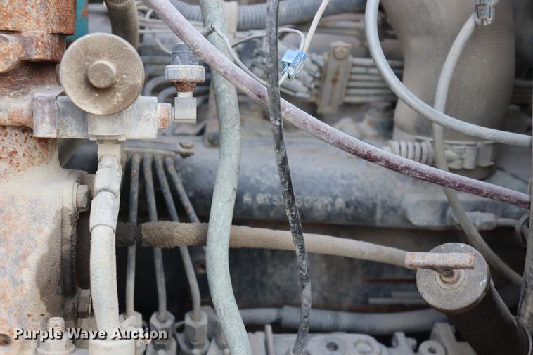 image for item EC9342 1991 International 4900 dump truck