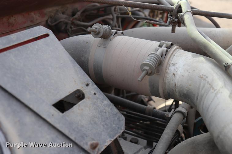 image for item EC9342 1991 International 4900 dump truck