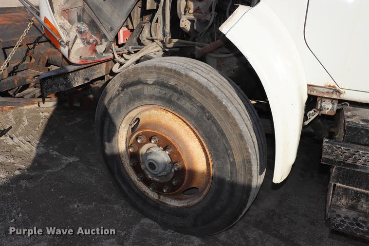 image for item EC9342 1991 International 4900 dump truck