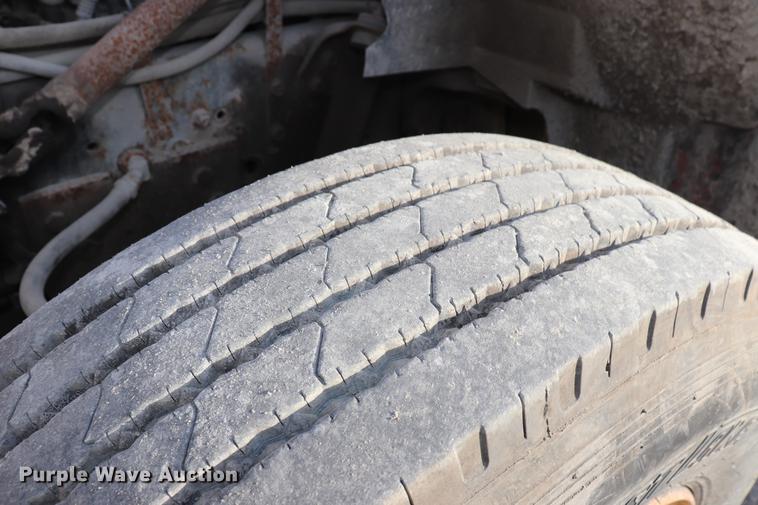 image for item EC9342 1991 International 4900 dump truck