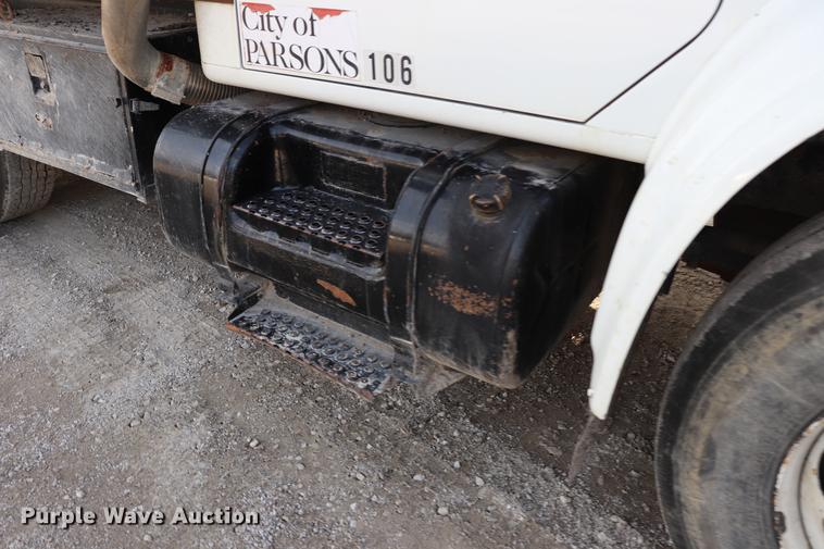 image for item EC9342 1991 International 4900 dump truck