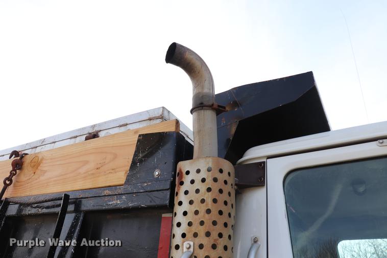 image for item EC9342 1991 International 4900 dump truck