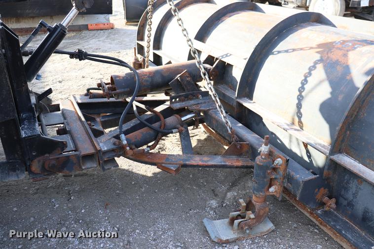 image for item EC9342 1991 International 4900 dump truck