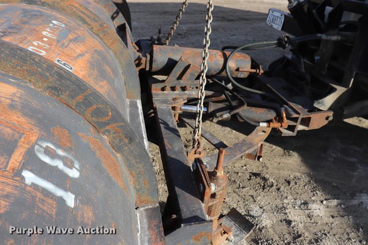 image for item EC9342 1991 International 4900 dump truck