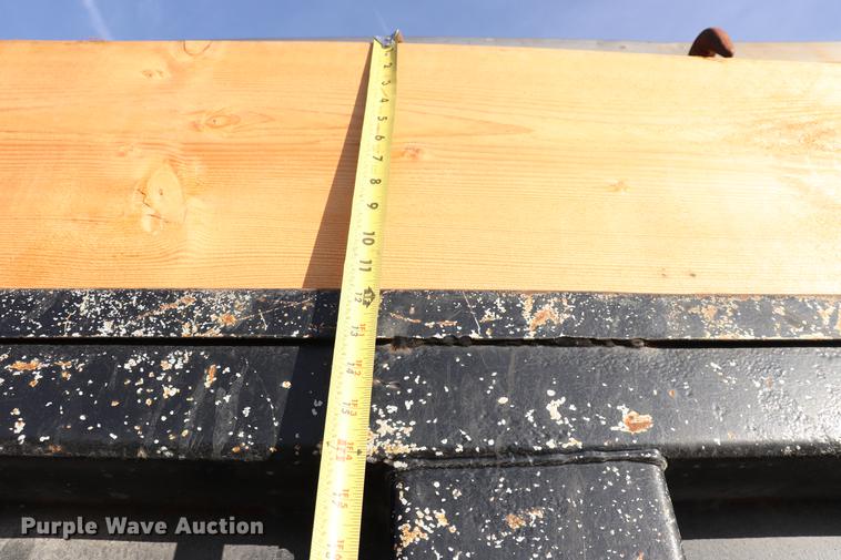 image for item EC9342 1991 International 4900 dump truck