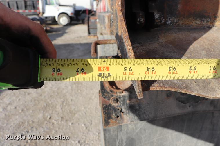 image for item EC9342 1991 International 4900 dump truck