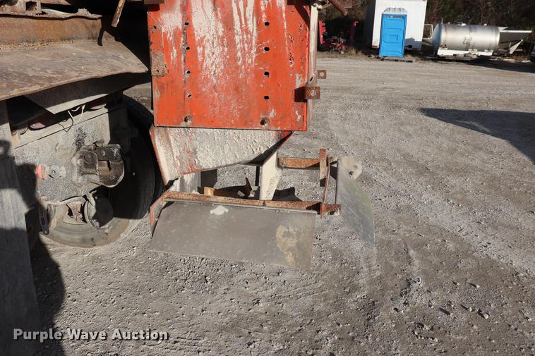 image for item EC9342 1991 International 4900 dump truck