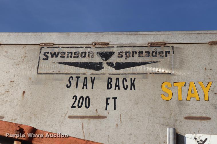 image for item EC9342 1991 International 4900 dump truck