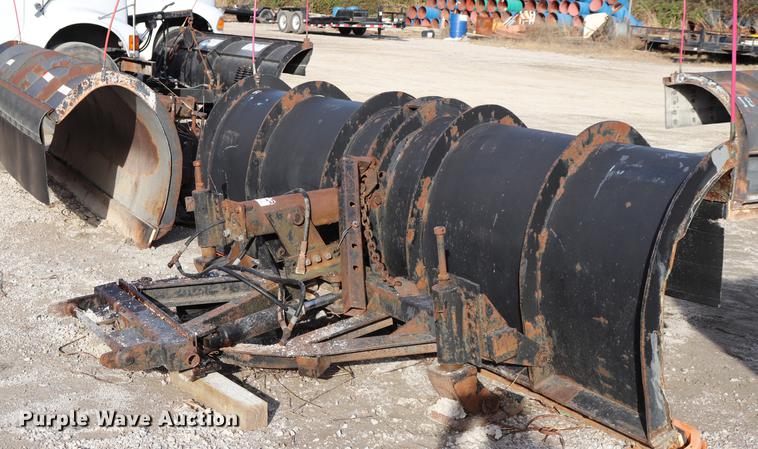 image for item EC9343 Valk RV142X snow plow