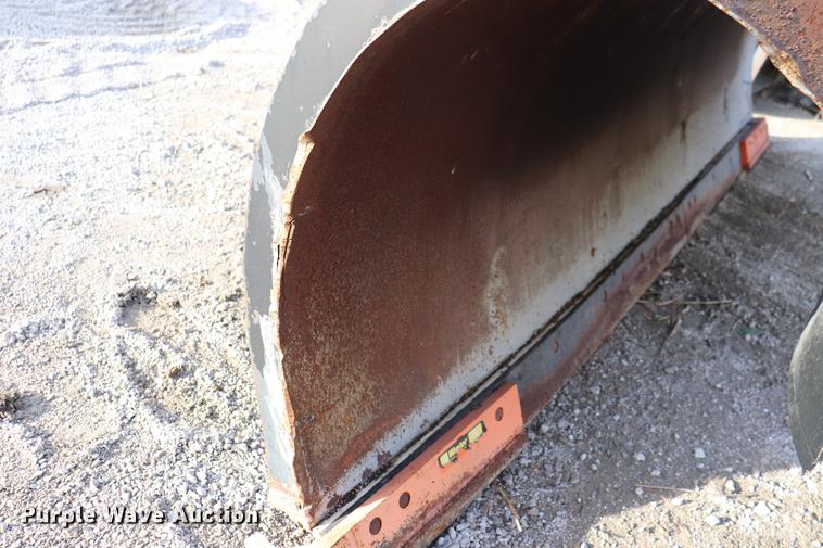 image for item EC9343 Valk RV142X snow plow