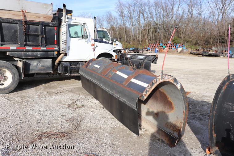 image for item EC9344 Valk RV142X snow plow