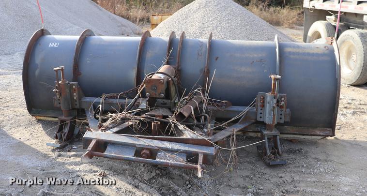 image for item EC9344 Valk RV142X snow plow