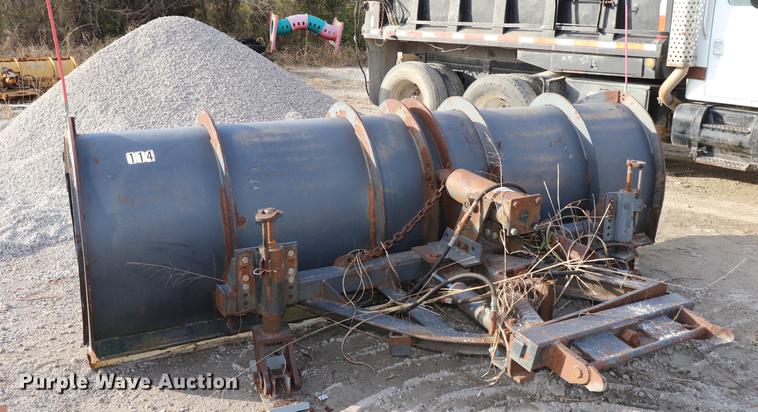 image for item EC9344 Valk RV142X snow plow