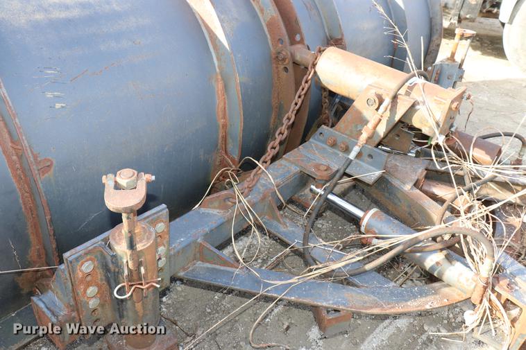 image for item EC9344 Valk RV142X snow plow