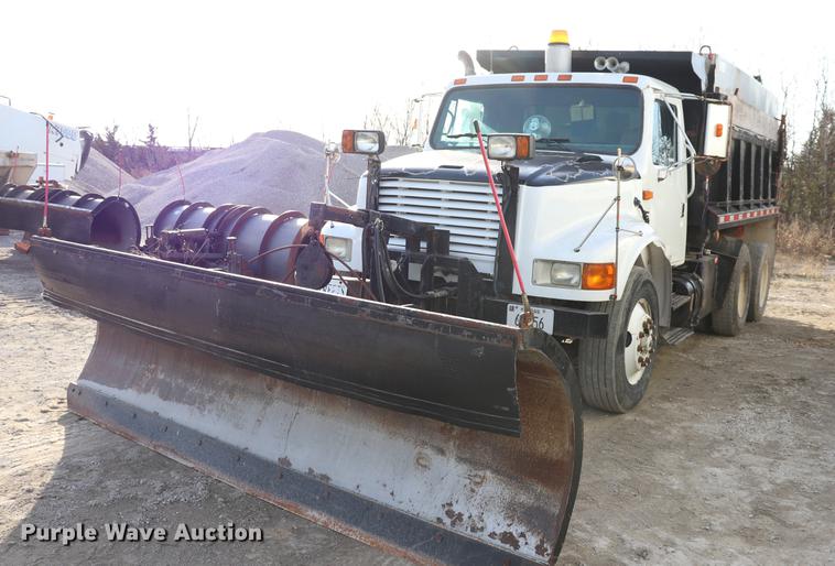 image for item EC9345 1991 International 4900 dump truck