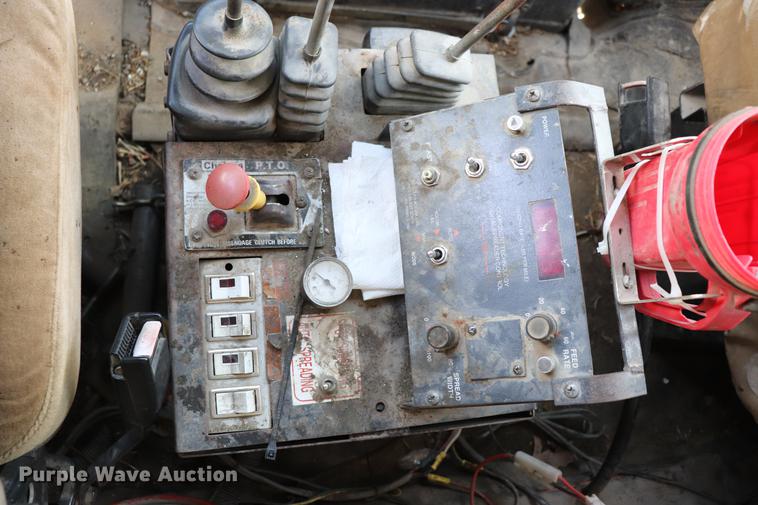 image for item EC9345 1991 International 4900 dump truck