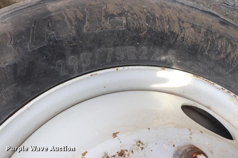 image for item EC9345 1991 International 4900 dump truck