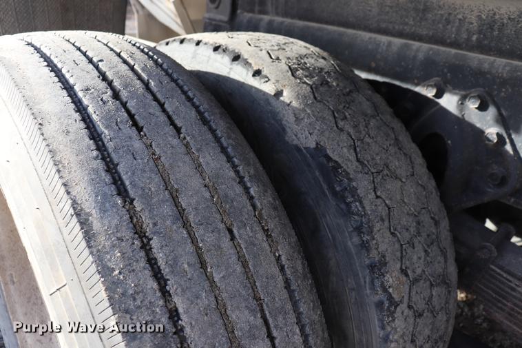 image for item EC9345 1991 International 4900 dump truck