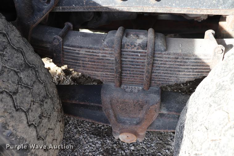 image for item EC9345 1991 International 4900 dump truck