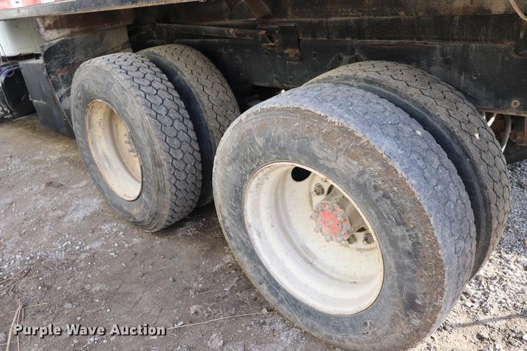 image for item EC9345 1991 International 4900 dump truck