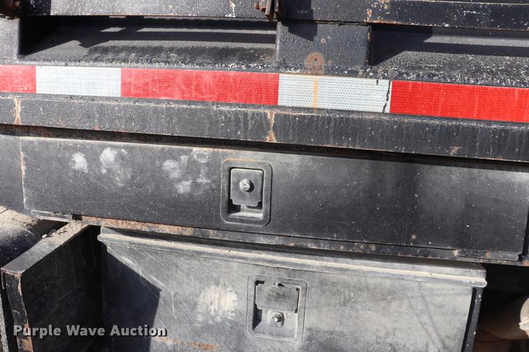 image for item EC9345 1991 International 4900 dump truck