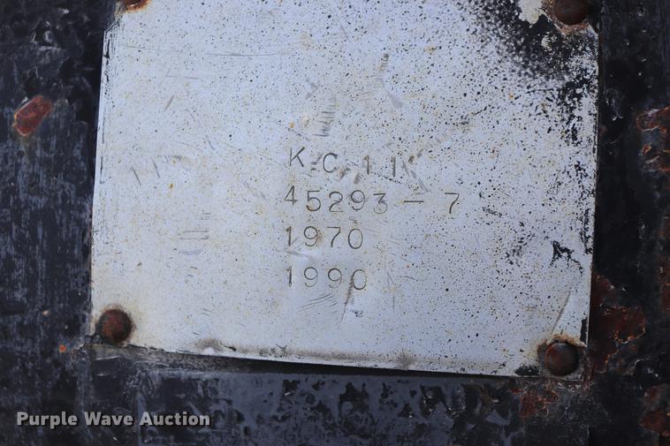 image for item EC9345 1991 International 4900 dump truck