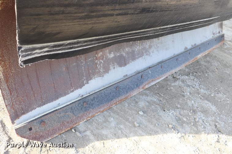 image for item EC9345 1991 International 4900 dump truck