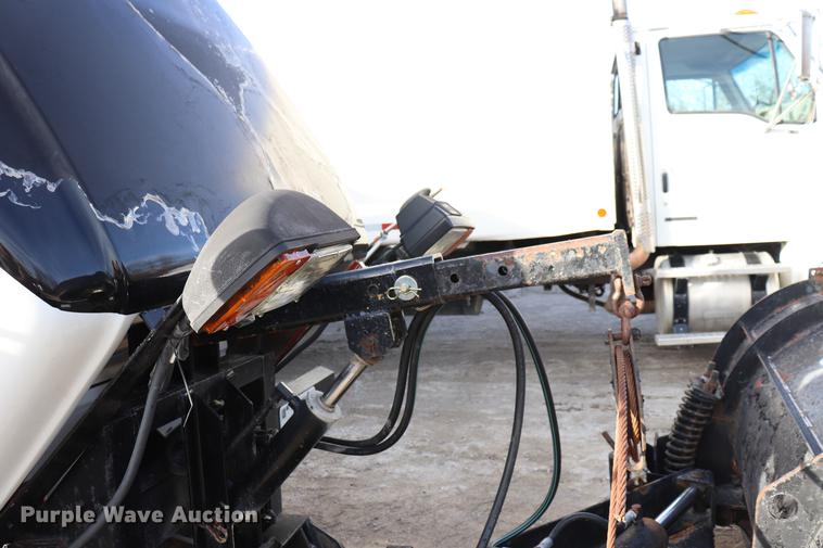 image for item EC9345 1991 International 4900 dump truck