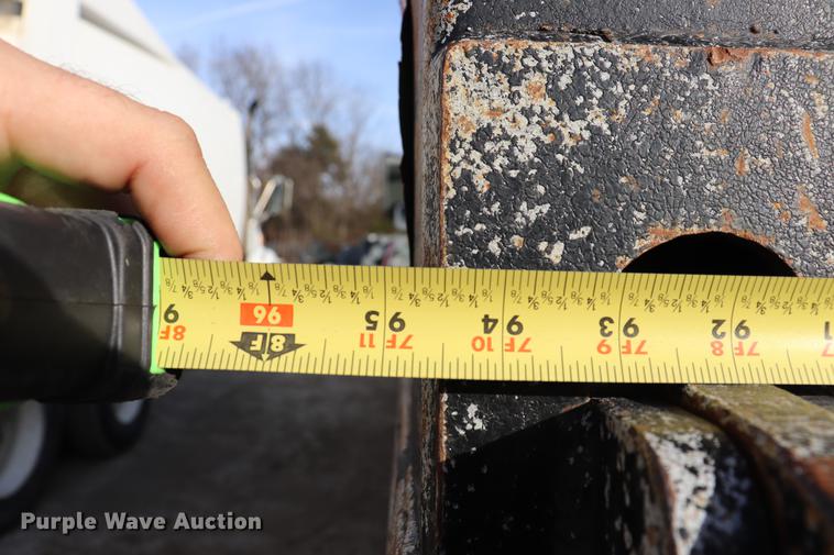 image for item EC9345 1991 International 4900 dump truck