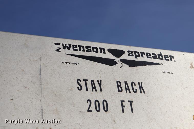 image for item EC9345 1991 International 4900 dump truck