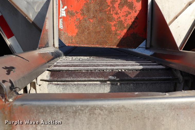 image for item EC9345 1991 International 4900 dump truck