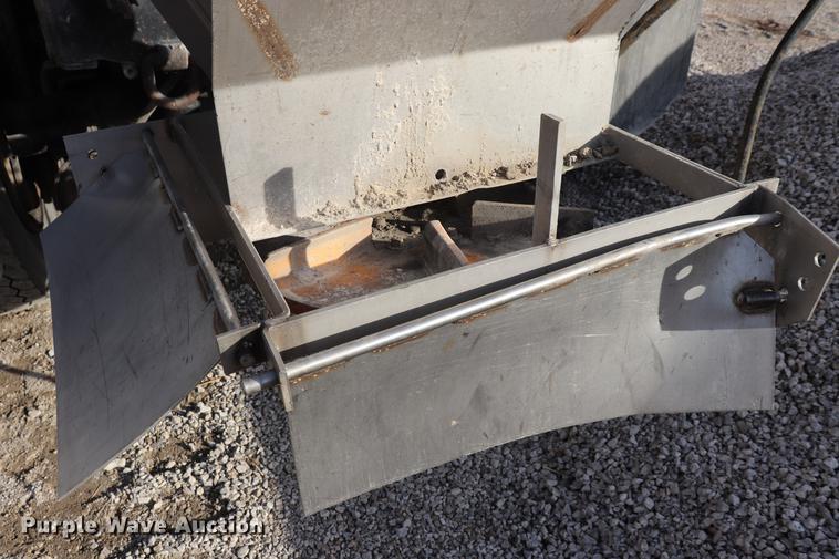 image for item EC9345 1991 International 4900 dump truck