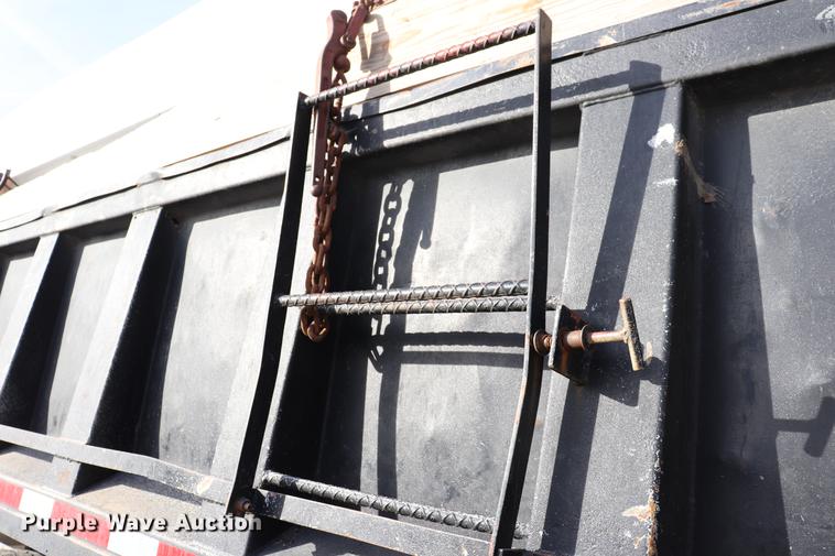 image for item EC9345 1991 International 4900 dump truck