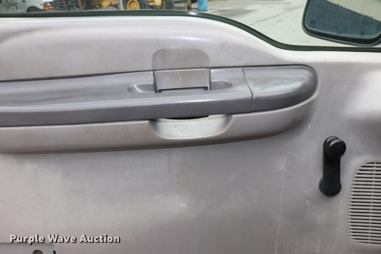 image for item ED9696 2001 Ford F250 Super Duty pickup truck