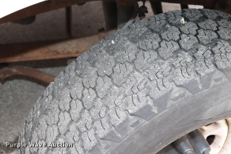 image for item ED9696 2001 Ford F250 Super Duty pickup truck