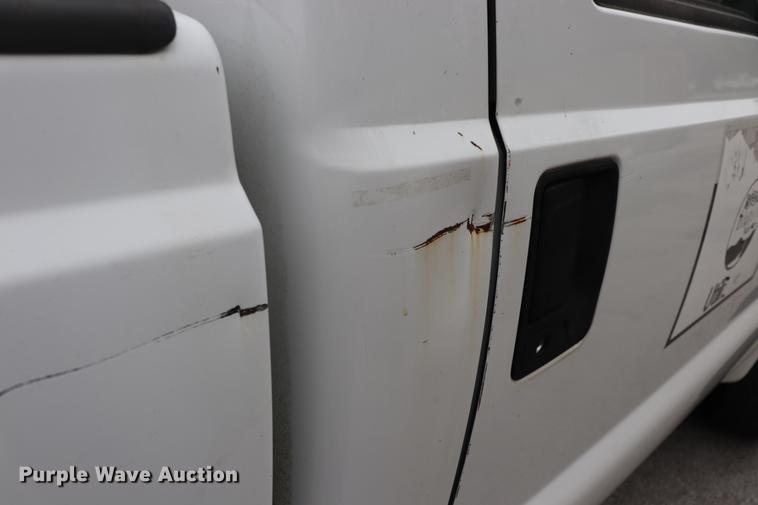 image for item ED9696 2001 Ford F250 Super Duty pickup truck