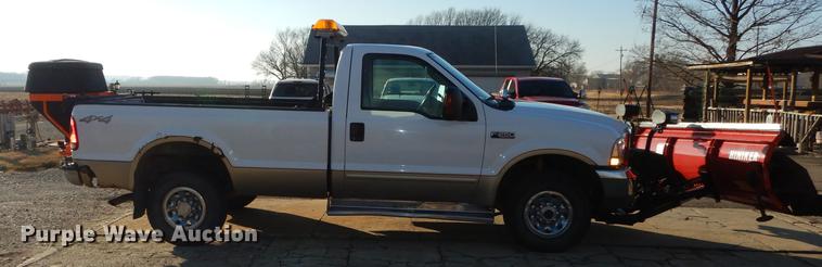 image for item J5514 2004 Ford F250 XLT Super Duty pickup truck