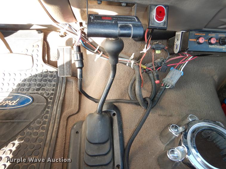 image for item J5514 2004 Ford F250 XLT Super Duty pickup truck