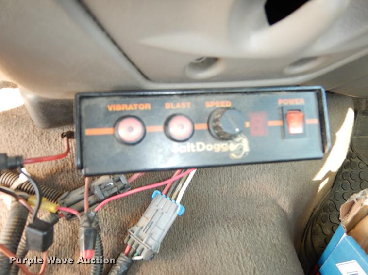 image for item J5514 2004 Ford F250 XLT Super Duty pickup truck