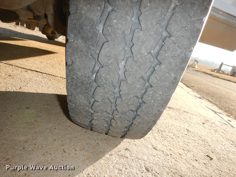 image for item J5514 2004 Ford F250 XLT Super Duty pickup truck