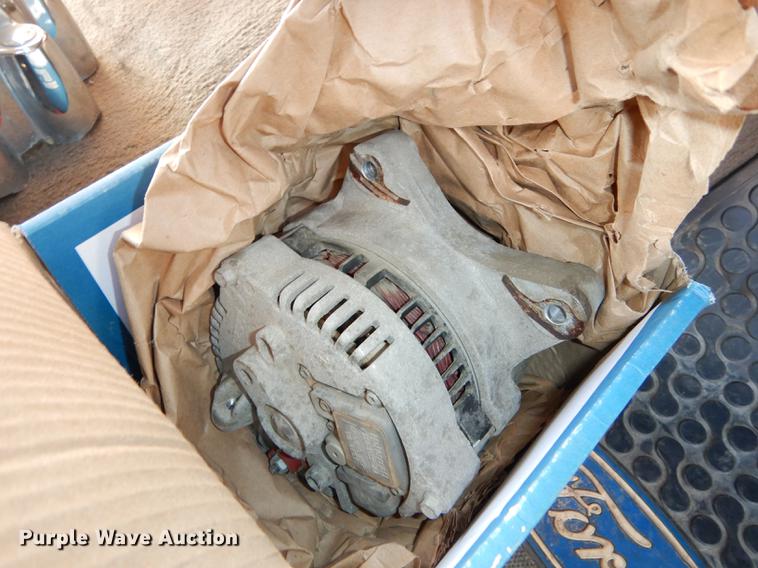 image for item J5514 2004 Ford F250 XLT Super Duty pickup truck