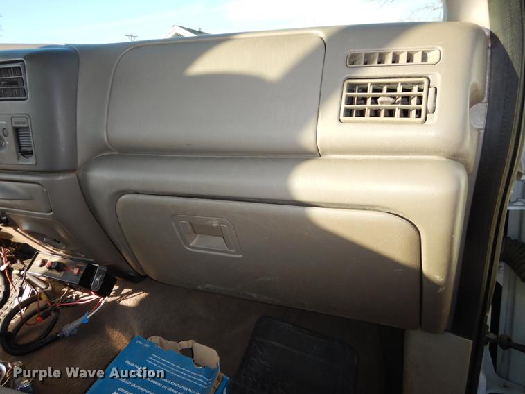 image for item J5514 2004 Ford F250 XLT Super Duty pickup truck