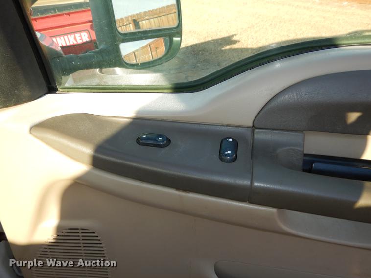 image for item J5514 2004 Ford F250 XLT Super Duty pickup truck