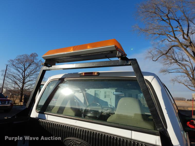 image for item J5514 2004 Ford F250 XLT Super Duty pickup truck