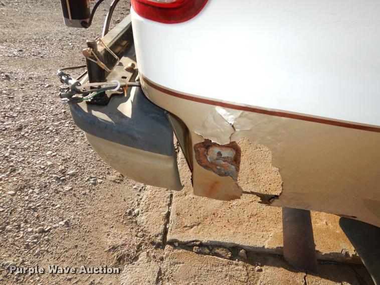 image for item J5514 2004 Ford F250 XLT Super Duty pickup truck