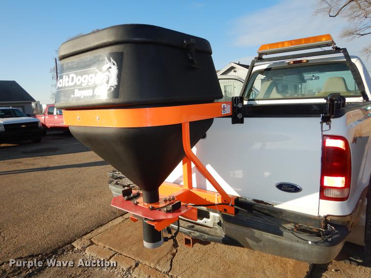 image for item J5514 2004 Ford F250 XLT Super Duty pickup truck